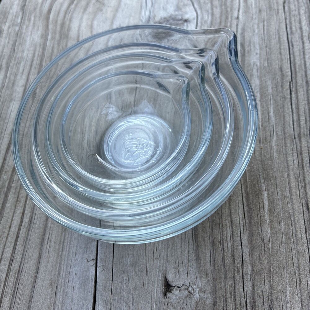Pampered Chef 4pc Clear Glass Nesting Mixing Bowl Set w/ Pour Spouts
